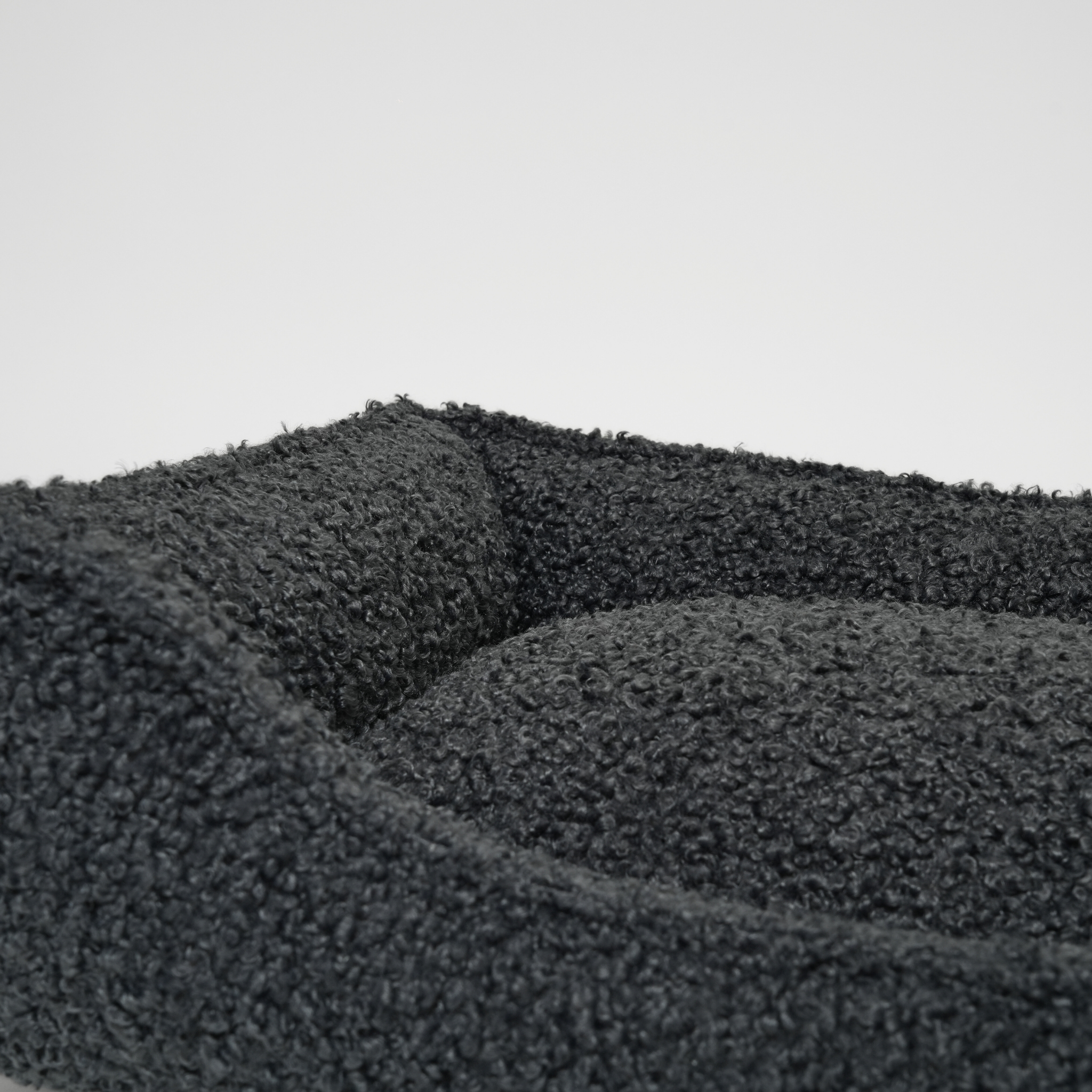 Tora Dog Bed | Storm Curly