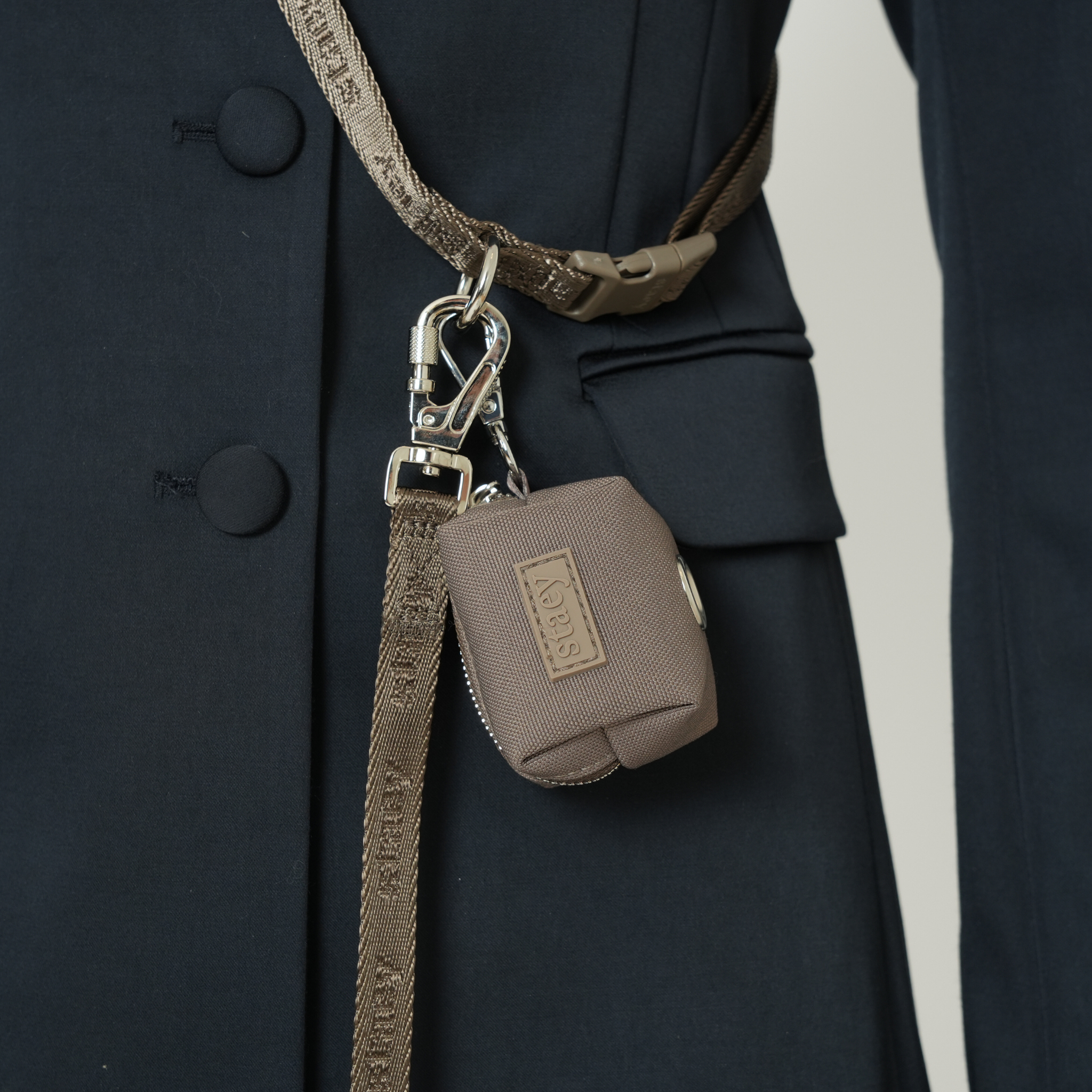 Soporte para bolsa de caca activa Elma | topo