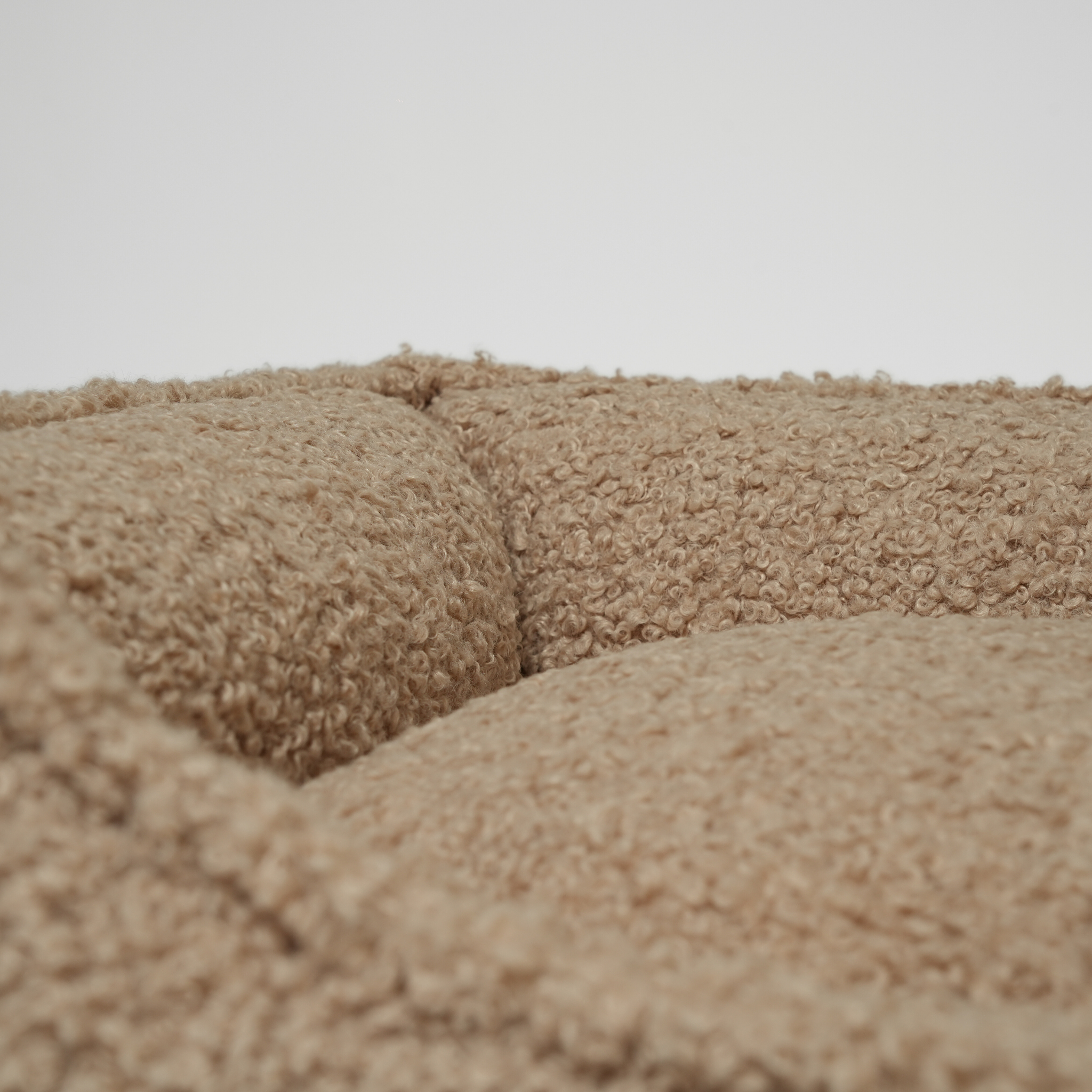 Tora Dog Bed | Sand Curly